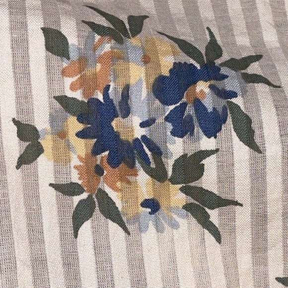 🌹NWT:CHAPS FLORAL BLOUSE - Picture 10 of 10